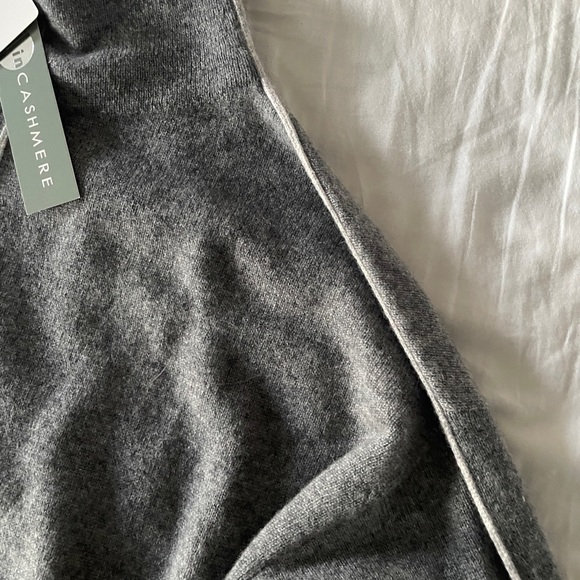 InCashmere Mock Turtleneck Sweater NWT - Picture 4 of 5